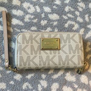 Michael Kors Cream & Mocha MK Wristlet